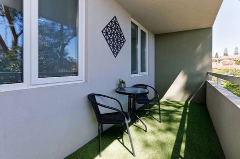 SEA BREEZE â€“ Between Cottesloe Beach & Swan River - Holiday Find 12