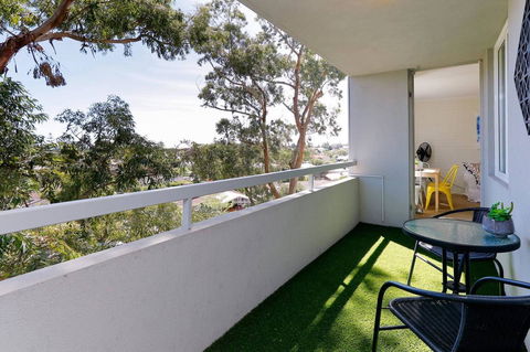 SEA BREEZE â€“ Between Cottesloe Beach & Swan River - Holiday Find 21