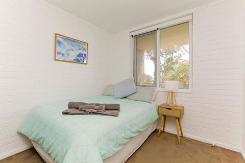 SEA BREEZE â€“ Between Cottesloe Beach & Swan River - Holiday Find 8