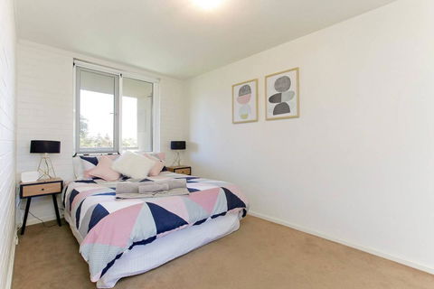 SEA BREEZE â€“ Between Cottesloe Beach & Swan River - Holiday Find 6