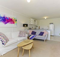 SEA BREEZE  between Cottesloe Beach  Swan River - Holiday Find