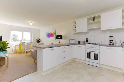 SEA BREEZE â€“ Between Cottesloe Beach & Swan River - Holiday Find 7