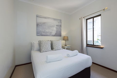 Cottesloe Sea Salt Abode - Executive Escapes - Holiday Find 9