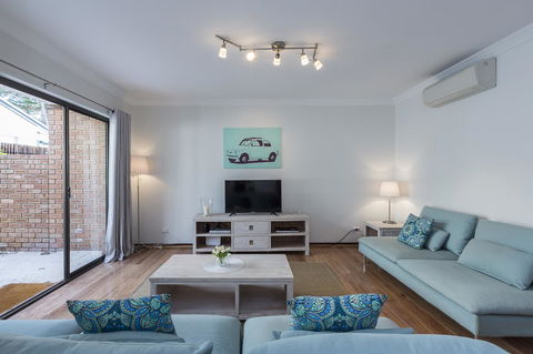 Cottesloe Sea Salt Abode - Executive Escapes - Holiday Find 3