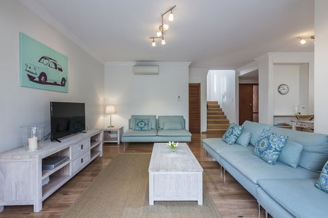 Cottesloe Sea Salt Abode - Executive Escapes - Holiday Find 2