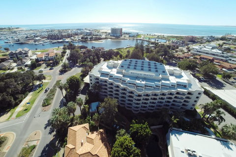 Atrium Hotel Mandurah - Holiday Find 13