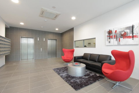 188 Apartments - Holiday Find 7
