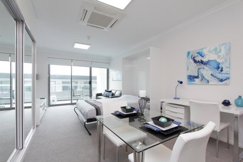 188 Apartments - Holiday Find 5