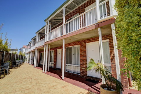 The Jetty Resort - Holiday Find 33