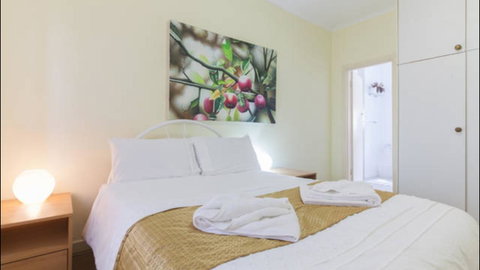 Broadway Apartments - Holiday Find 28