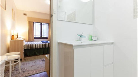 Broadway Apartments - Holiday Find 5