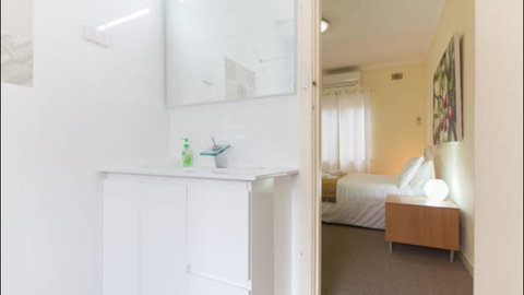Broadway Apartments - Holiday Find 27