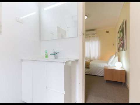 Broadway Apartments - Holiday Find 39