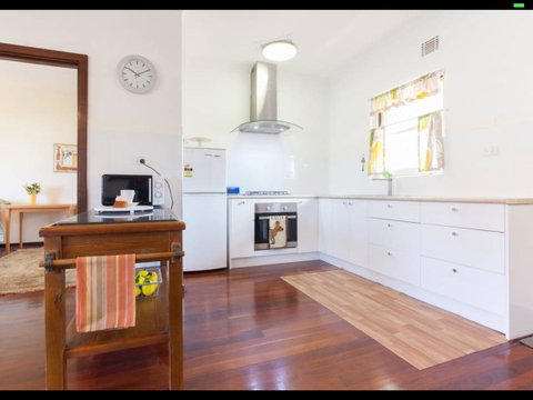 Broadway Apartments - Holiday Find 44