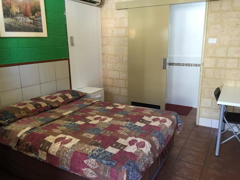 Hay Street Traveller\'s Inn - Holiday Find 17