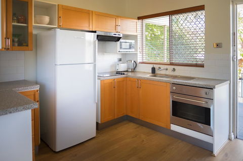 Cottesloe Beach On Napier - Holiday Find 5