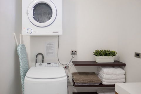 Cottesloe Beach On Napier - Holiday Find 15