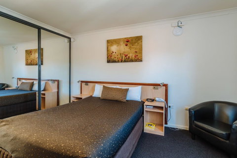 Canning Bridge Auto Lodge - Holiday Find 26