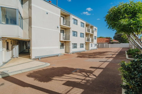 Canning Bridge Auto Lodge - Holiday Find 16