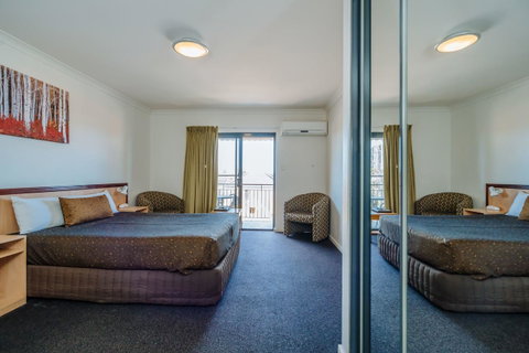 Canning Bridge Auto Lodge - Holiday Find 6