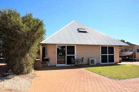 Osprey Holiday Village Unit 203 1 Bedroom - Holiday Find 11