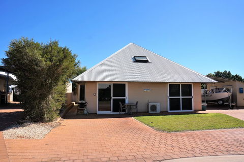 Osprey Holiday Village Unit 203 1 Bedroom - Holiday Find 0
