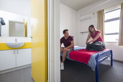 Perth City YHA - Holiday Find 14