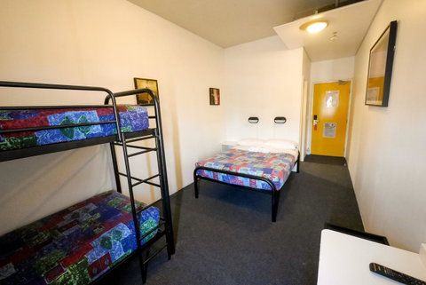 Perth City YHA - Holiday Find 27