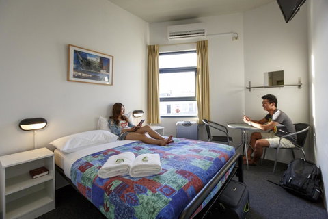Perth City YHA - Holiday Find 33