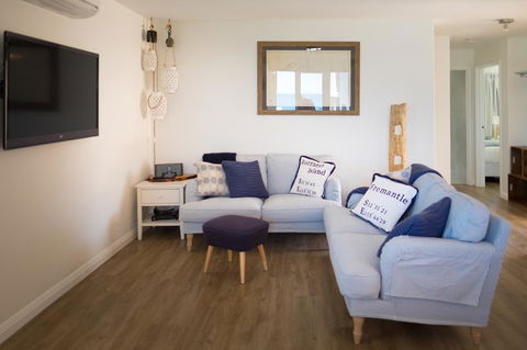 Cottesloe Blue Apartment - Executive Escapes - Holiday Find 3