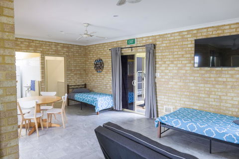 Lancelin Lodge - Holiday Find 2
