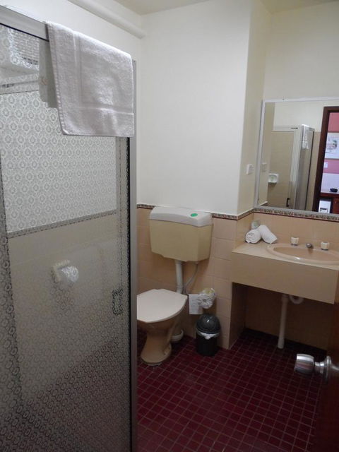 Clifton Motel & Grittleton Lodge - Holiday Find 19