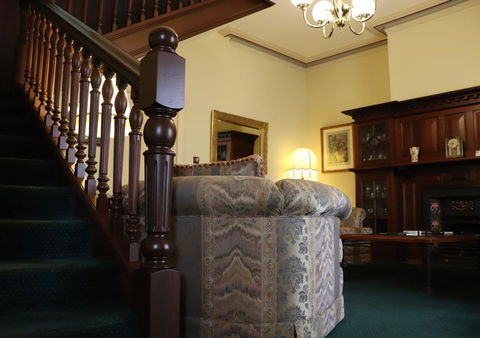 Clifton Motel & Grittleton Lodge - Holiday Find 4