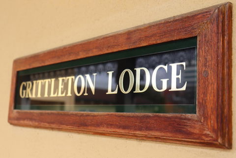 Clifton Motel & Grittleton Lodge - Holiday Find 3