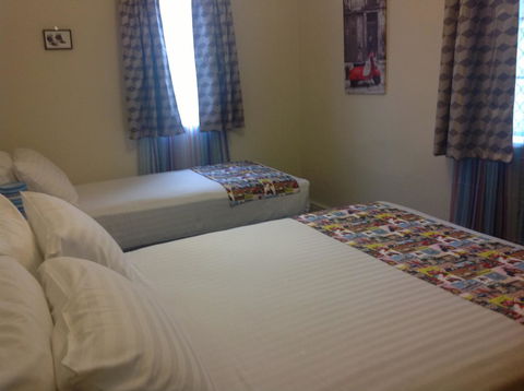 Clifton Motel & Grittleton Lodge - Holiday Find 35