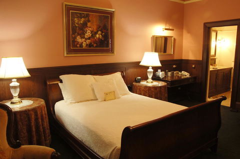 Clifton Motel & Grittleton Lodge - Holiday Find 13
