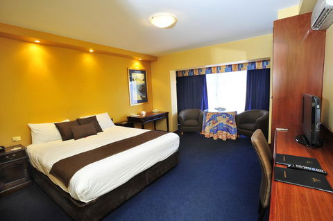 Clifton Motel & Grittleton Lodge - Holiday Find 11