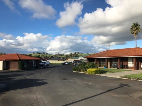 Donnybrook Motel - Holiday Find 1