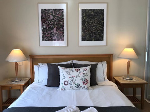 Eliza\'s Lookout - Holiday Find 0