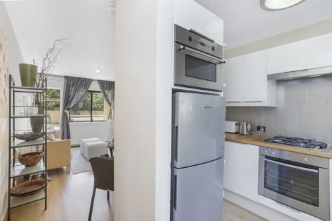 Gorgeous 26 1 Bed Designer Fitout Perfect Location - Holiday Find 32