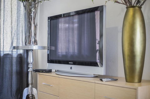 Gorgeous 26 1 Bed Designer Fitout Perfect Location - Holiday Find 3