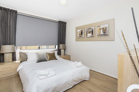 Gorgeous 26 1 Bed Designer Fitout Perfect Location - Holiday Find 10