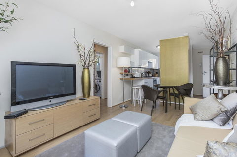 Gorgeous 26 1 Bed Designer Fitout Perfect Location - Holiday Find 20