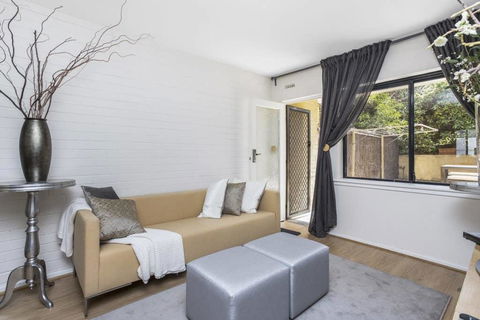 Gorgeous 26 1 Bed Designer Fitout Perfect Location - Holiday Find 41
