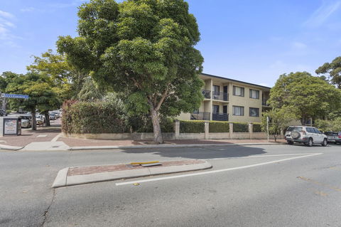 Gorgeous 26 1 Bed Designer Fitout Perfect Location - Holiday Find 25