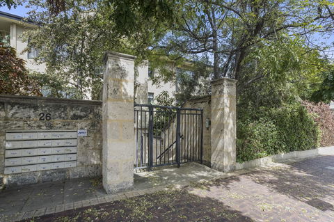 Gorgeous 26 1 Bed Designer Fitout Perfect Location - Holiday Find 30