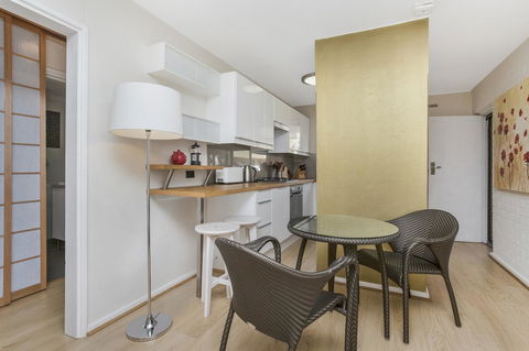 Gorgeous 26 1 Bed Designer Fitout Perfect Location - Holiday Find 12