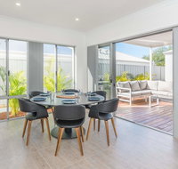Karrinyup Waters Luxury House Rental - Holiday Find