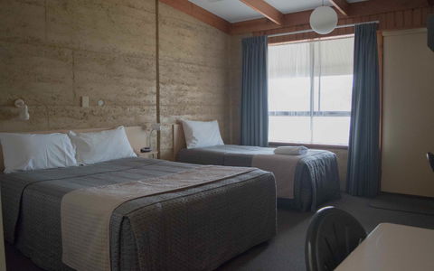 Hopetoun Motel & Chalet Village - Holiday Find 1