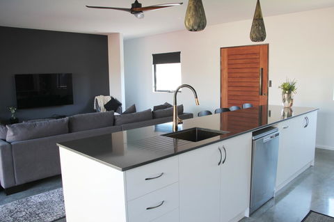 Bayside Luxury Escape Busselton - Holiday Find 7